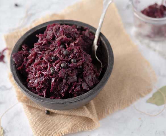 Braised Red Cabbage with Grated Apples