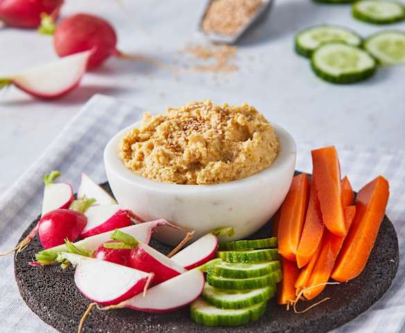 Verduras con hummus de ajonjolí