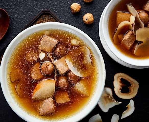 海底椰雪梨瘦肉汤