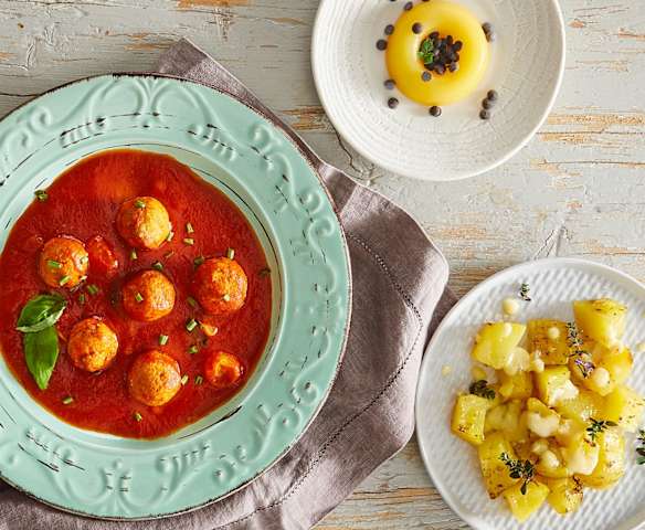 Menù: Polpette di pesce spada con patate vastase; gelo di arancia Menù: Polpette di pesce spada con patate vastase; gelo di arancia