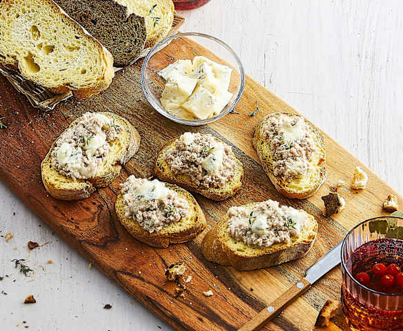 Bruschetta salsiccia e Gorgonzola Bruschetta salsiccia e Gorgonzola