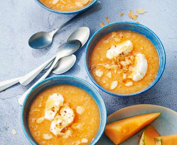 Soupe froide de melon à l’anis, yaourt de brebis au miel