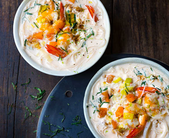 Soupe de crevettes, coco et vermicelles