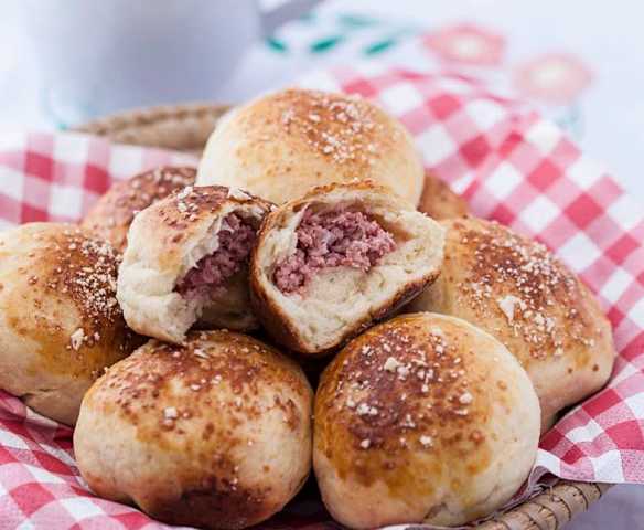Pão de batata recheado