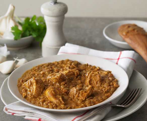 Lentil curry stew with chicken