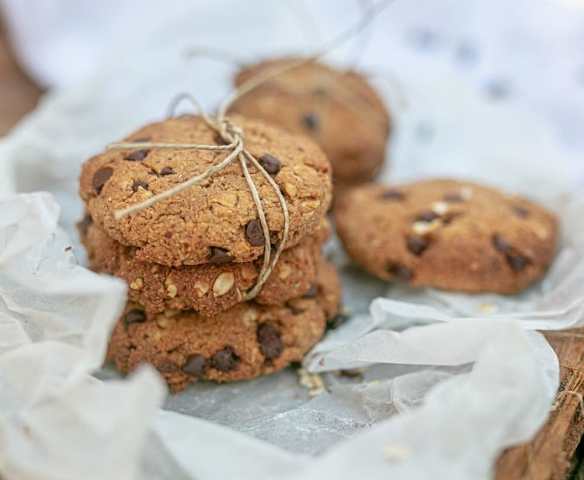 Bolachas veganas "zero waste" de amêndoa e chocolate preto