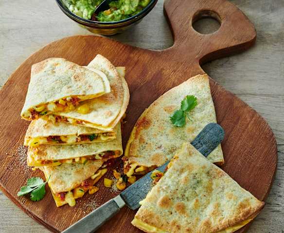 Chorizo Quesadillas mit Guacamole