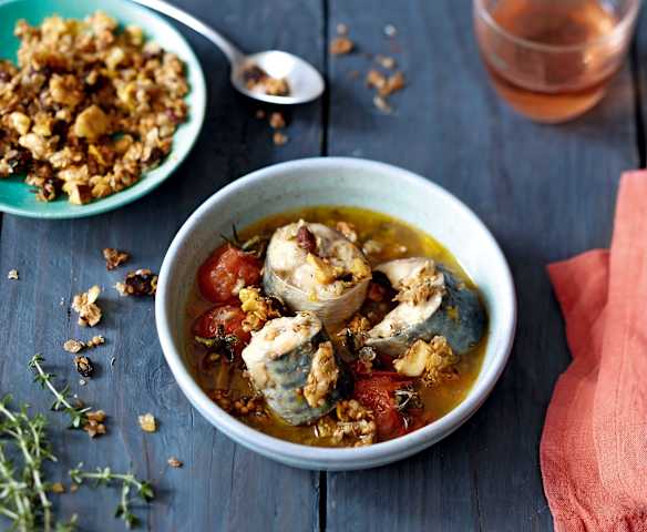 Maquereau mariné à la tomate, granola au cumin