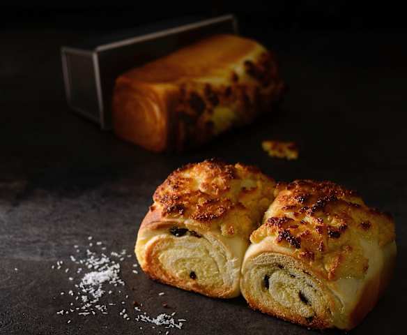 咬三口椰酥麵包