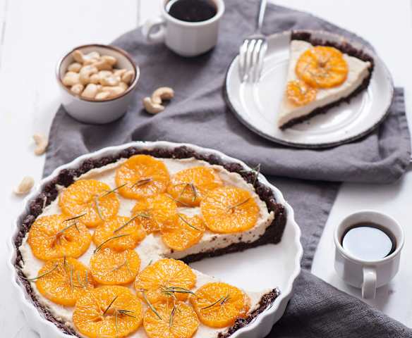 Tarta orzechowa z kremem z nerkowców