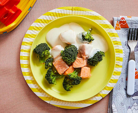 Salmone e broccoli con besciamella al formaggio