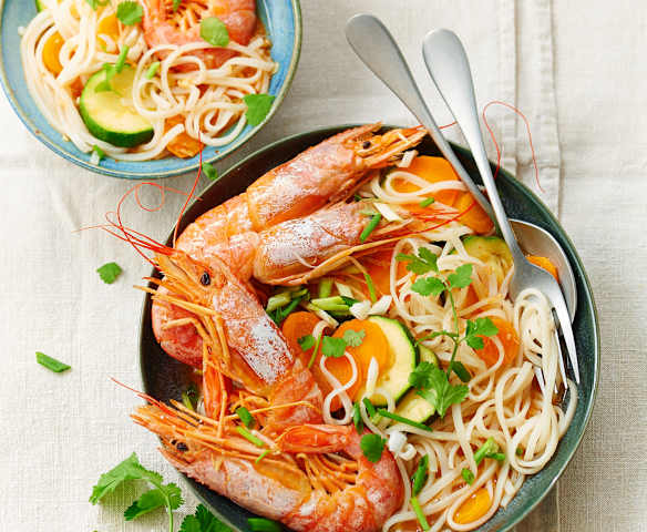 Curry thaï de gambas à l’eau de coco, nouilles de riz