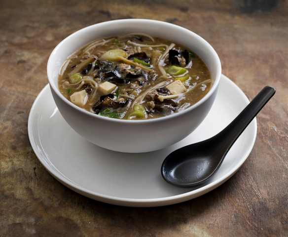 Suan la tang (hot and spicy soup)