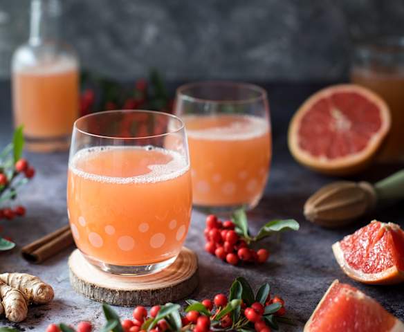 Rozgrzewający napar grejpfrutowy