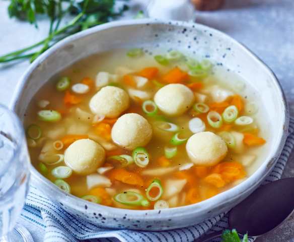 Grießklößchen-Suppe
