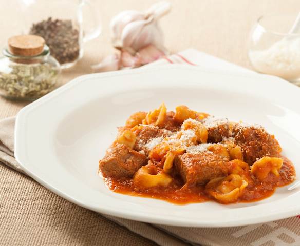 Estofado de ternera con tortellini