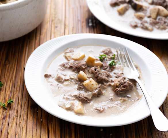 Spezzatino di manzo a Cottura Lenta con salsa ai funghi