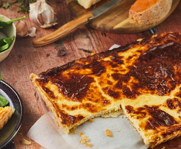 Quiche z resztkami serów