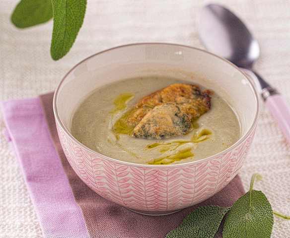 Crema di topinambur e salvia