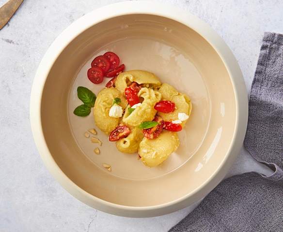 Insalata di conchiglioni con pesto di melanzane Insalata di conchiglioni con pesto di melanzane