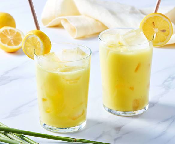 Limonade crémeuse au curcuma et au gingembre