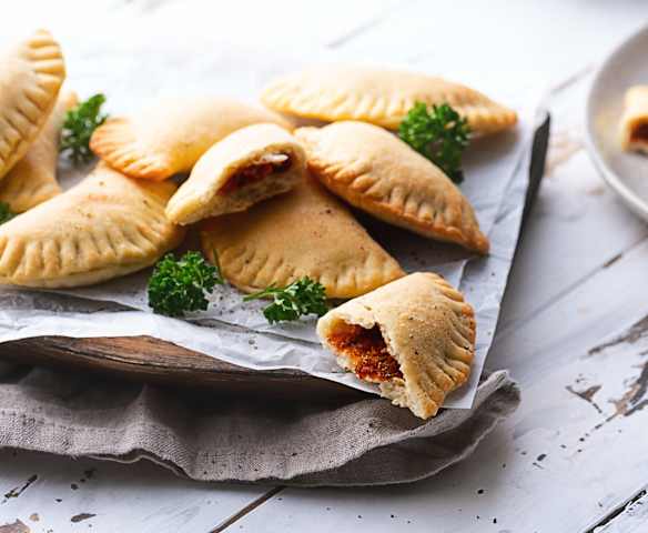 Empanadas vegan com recheio de cogumelos e pimento Empanadas vegan com recheio de cogumelos e pimento