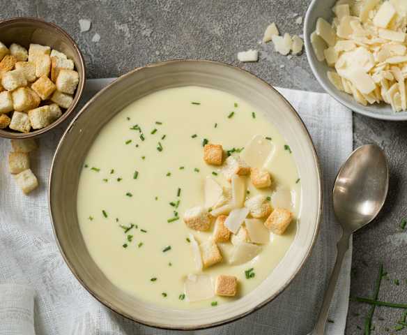 Crema de puerro con parmesano