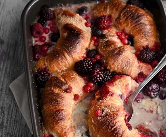 Desayuno al horno con croissant