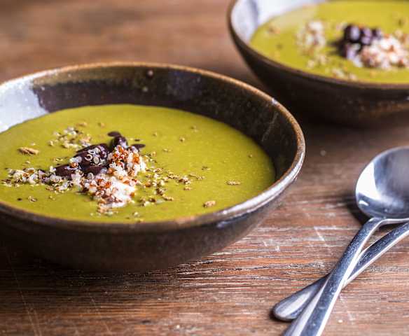 Vellutata di bietole con quinoa e fagioli neri Vellutata di bietole con quinoa e fagioli neri