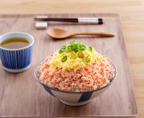 鮭魚蓋飯