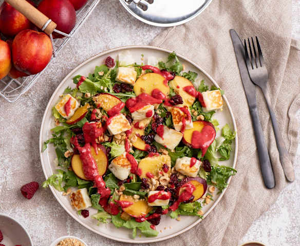Sałatka z nektarynką i malinowym dressingiem (TM6, TM7)