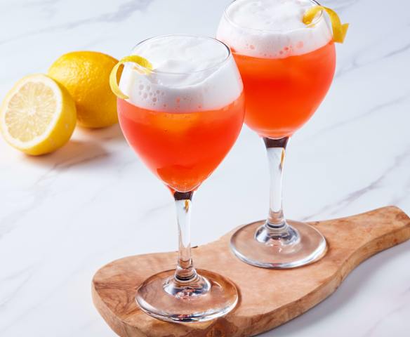 Aperol® Sour met Aquafaba Foam Aperol® Sour met Aquafaba Foam