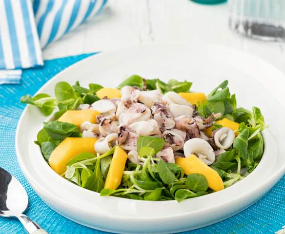 Insalata di calamari e pesche