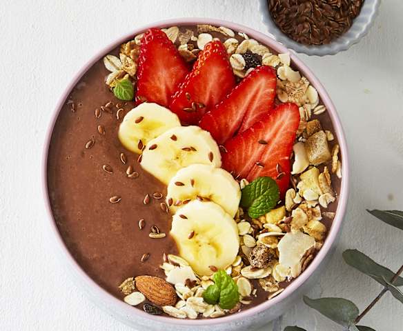 Smoothie bowl con frutta fresca con Affettatutto Bimby®