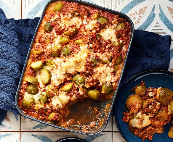 Rosenkohl-Hack-Auflauf auf Kartoffelpüree