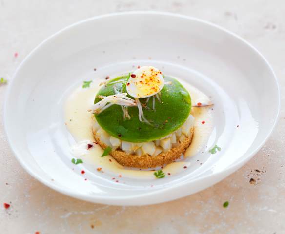Œuf en robe verte, topinambour et sabayon acidulé (Zone 8)