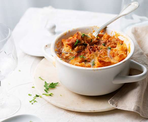 Soupe à l'oignon et au chorizo