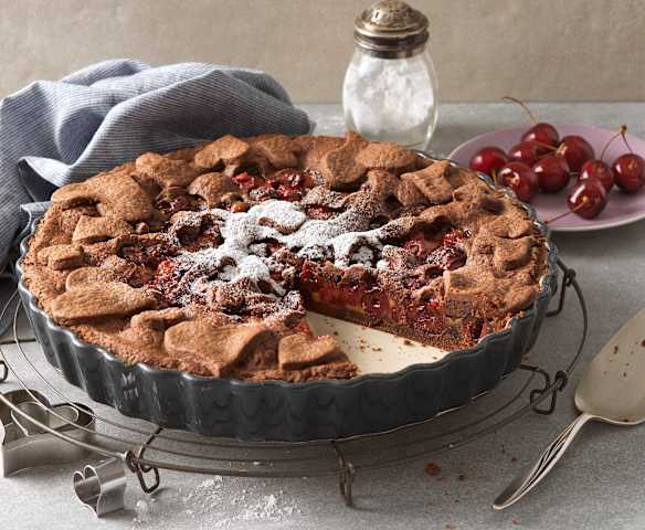 Tomův čokoládový koláč s třešněmi