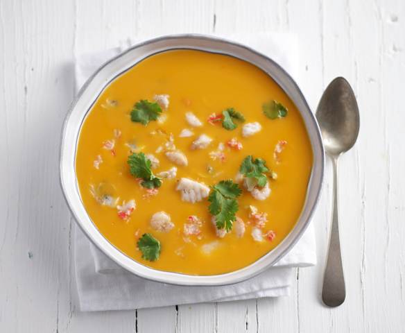 Sopa de peixe, camarão e amêijoas Sopa de peixe, camarão e amêijoas