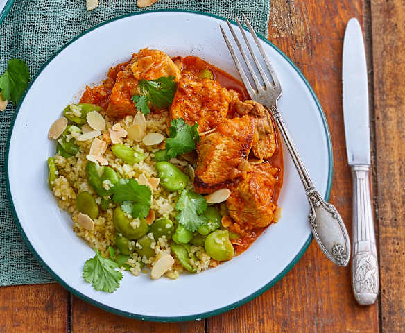 Mijoté de dinde à la harissa, boulgour et amandes aux fèves