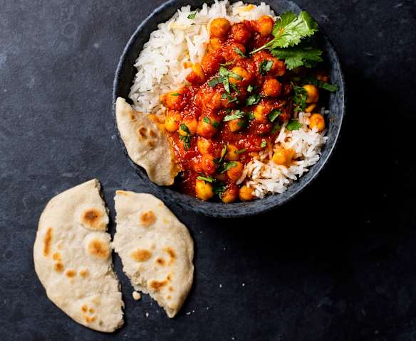 Arroz basmati con curry de garbanzos y pan indio (Cocción de arroz)
