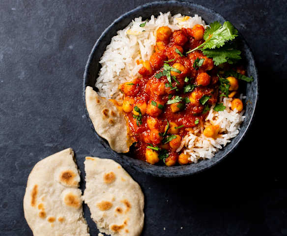 Arroz basmati con curry de garbanzos y pan indio (Cocción de arroz)