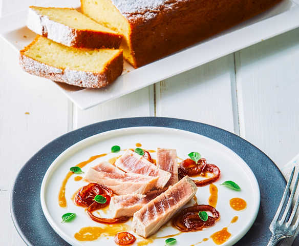 Menù: Tranci di tonno con composta di cipolla e plumcake allo yogurt (Bimby Friend) Menù: Tranci di tonno con composta di cipolla e plumcake allo yogurt (Bimby Friend)