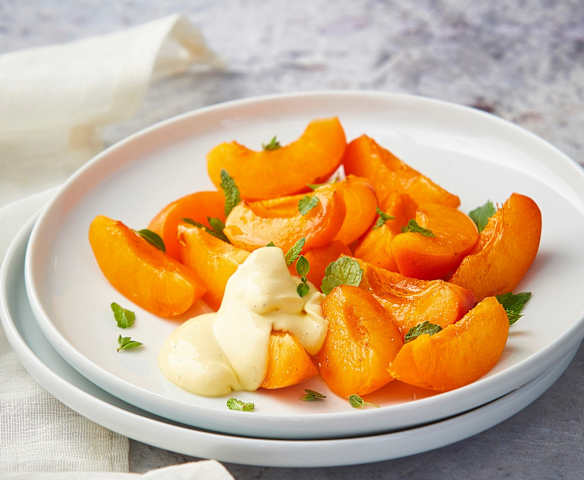 Albicocche sottovuoto con crema inglese