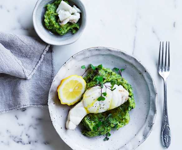 Steamed fish with green mash