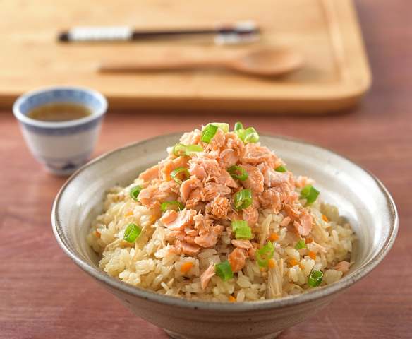 鮭魚金針菇炊飯 鮭魚金針菇炊飯