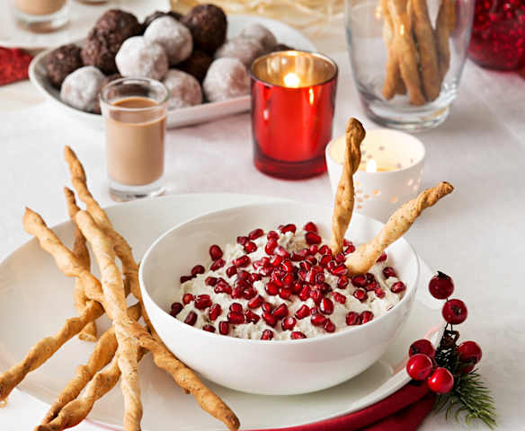 Dip de queso y nueces con granada