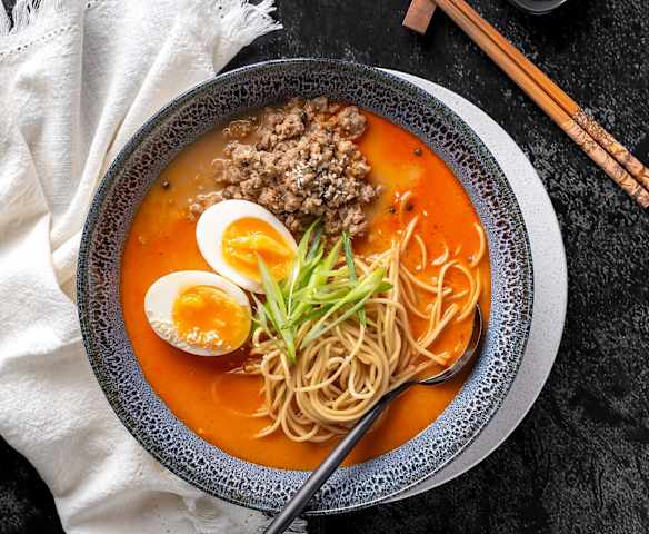 Tingly Korean pork noodle ramyeon