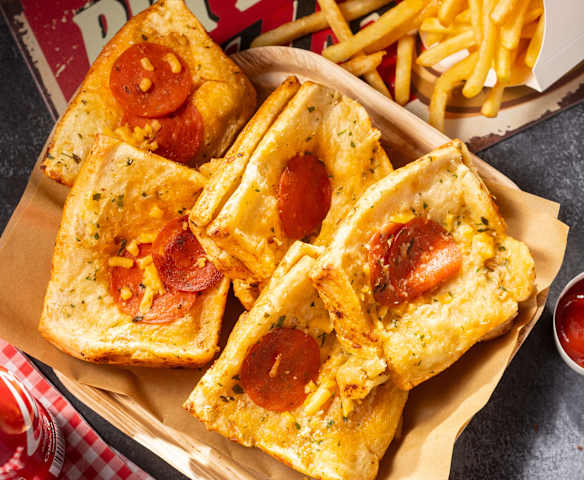 Pain à l'ail, au cheddar et au chorizo Pain à l'ail, au cheddar et au chorizo