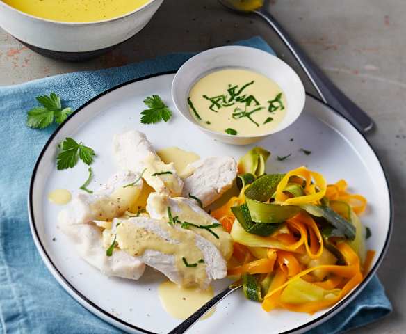 Menu with Vegetable Soup, Chicken with Mustard Sauce and Steamed Vegetables